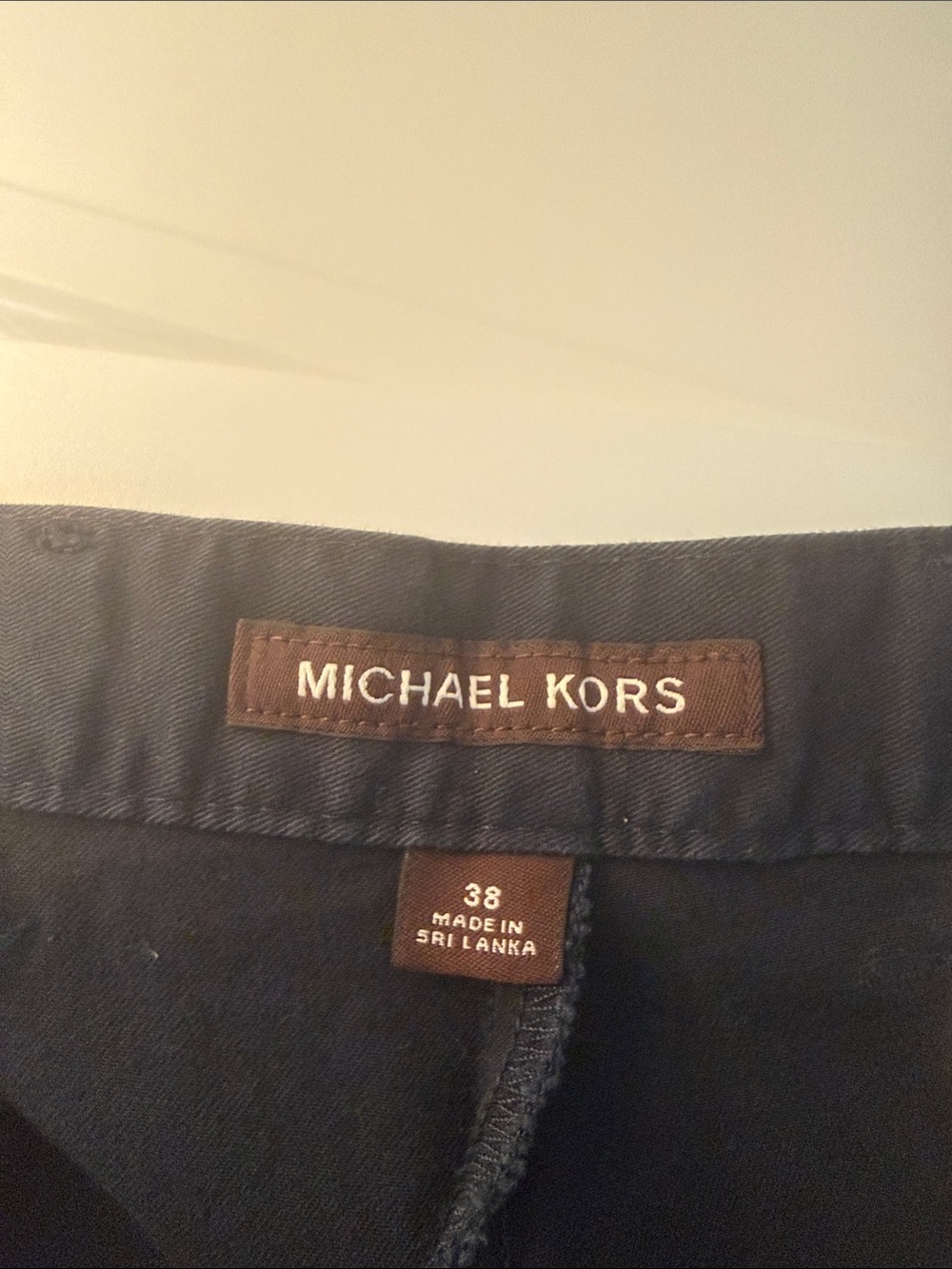 Michael Kors Men's Midnight Blue Flat-Front Cotton Chino Shorts Size 38 - Picture 2 of 7